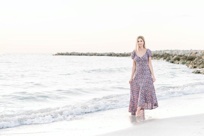 Senior Photos on the beach for Lexi Williams by Jommy Photography