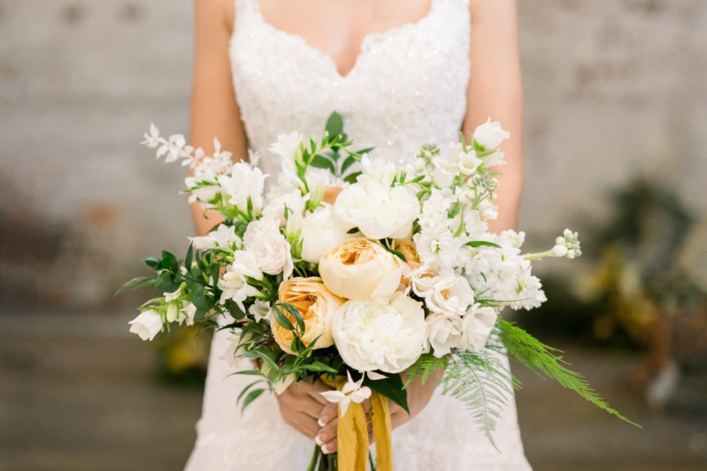Yellow theme bouquet for the wedding inspiration 