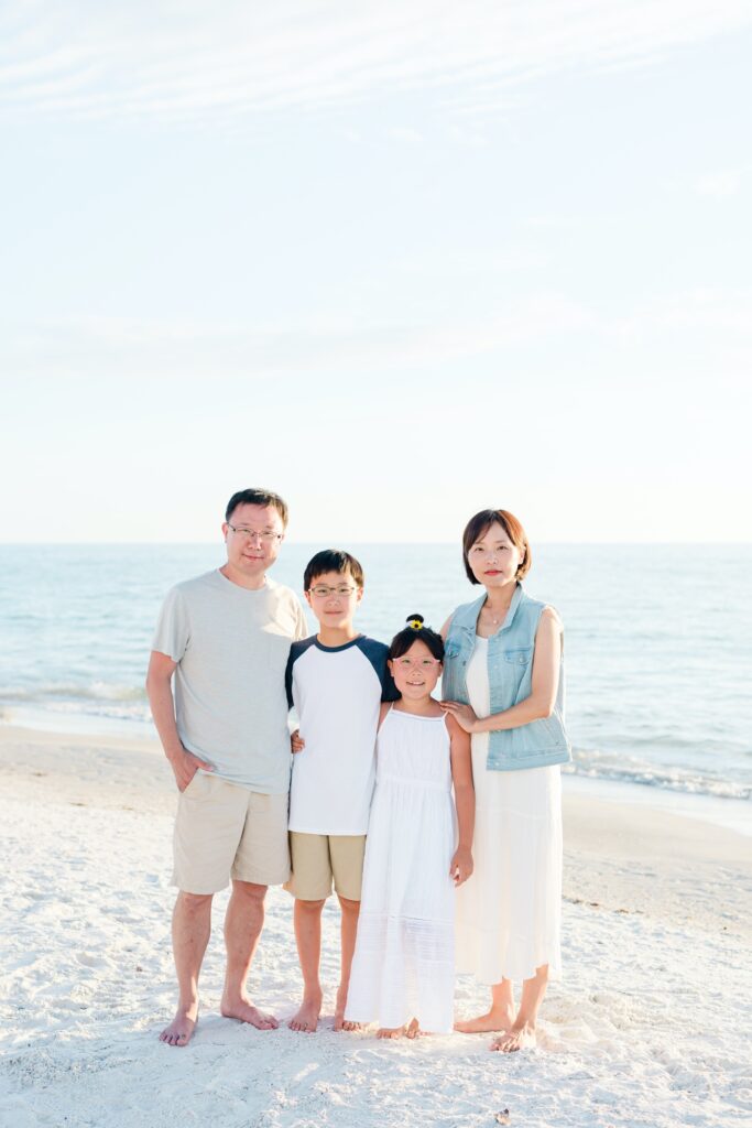 Jommy Photography gives ideas about what to wear to a beach family session. outfit beach pics #JommyPhotography #JommyFamilies #BeachFamilyPhotos #FloridaFamilyPortraits #FloridaBeachPortraits #ClearwaterFlorida #FamilyPhotographer

