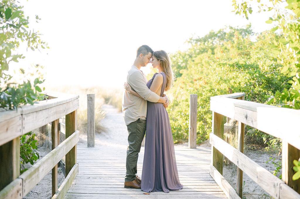 How to pick your outfits for your engagements on the Beach with Jommy Photography. Florida photographer #JommyPhotography #JommyEngagements #BeachEngagements #FloridaEngagements #FloridaBeachEngagements #ClearwaterFlorida #EngagementPhotographer
